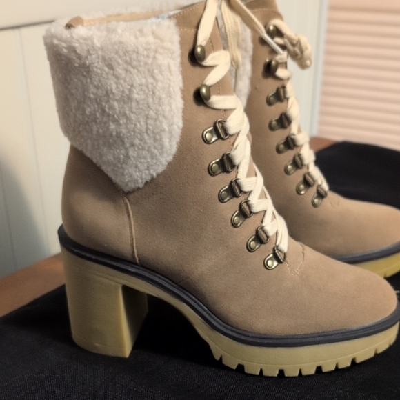 Oasis Society Lace-Up Boots - Picture 2 of 5